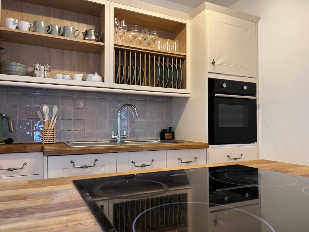One Jubilee Cottages Shugborough Экстерьер фото